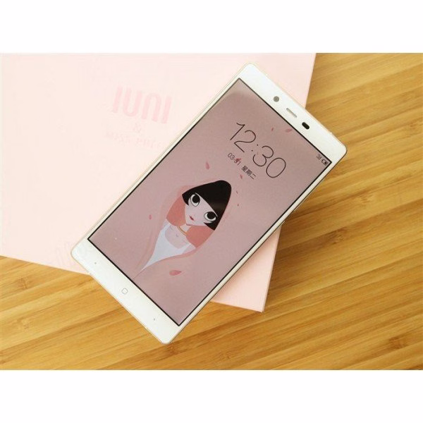Смартфон IUNI i1 2GB/132GB