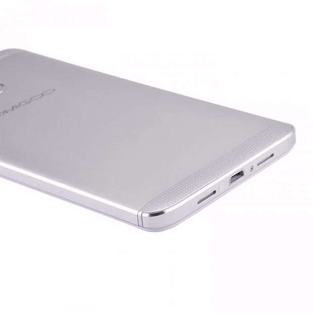 Смартфон Amigoo R700 512MB/8GB