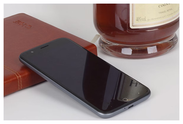 Смартфон Elephone Ivory 2GB/16GB