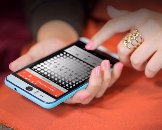 Смартфон HTC Desire Eye 2GB/32GB