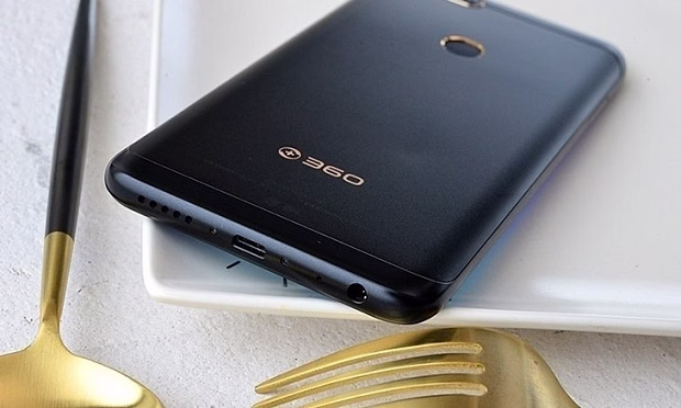 Смартфон 360 N6 Lite 4GB/32GB